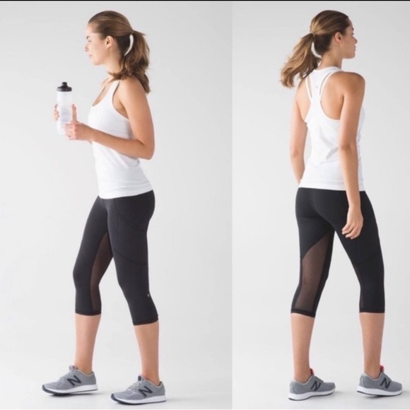 Lululemon Outrun 17” Crop Ruched Back Leggings Black Luxtreme Size 12 - Picture 11 of 11